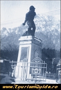 Statuia Caporal Musat (Ultima Grenada)